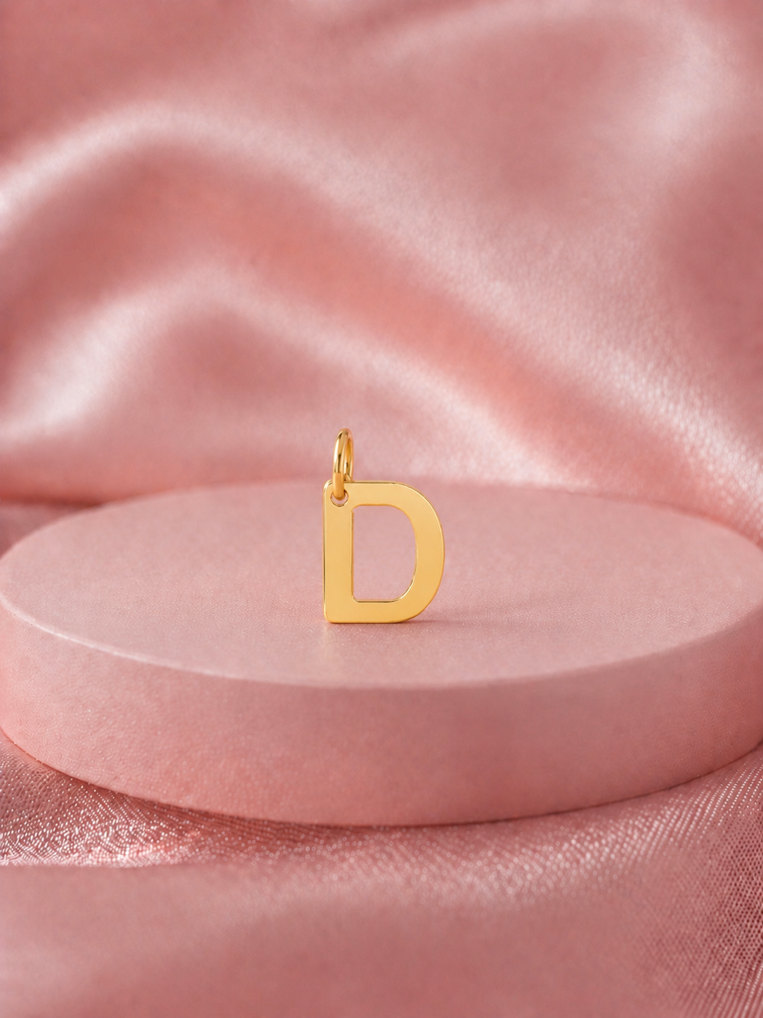 Charm letter D