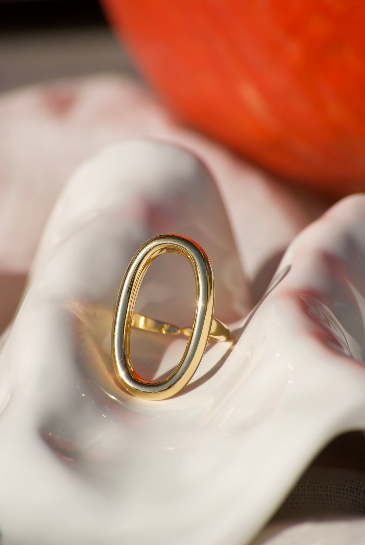 Oval ring