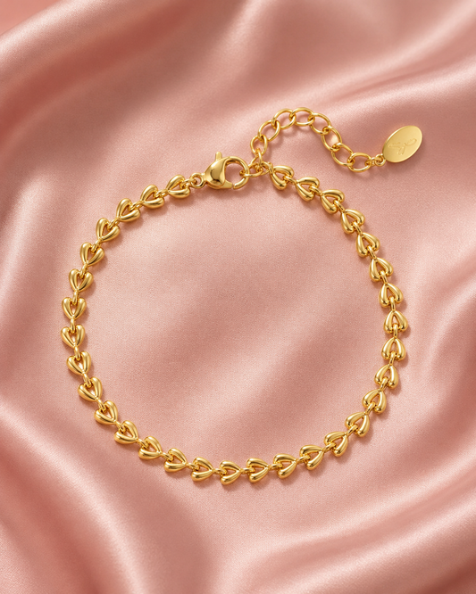 Kleine geschakelde hartjes armband