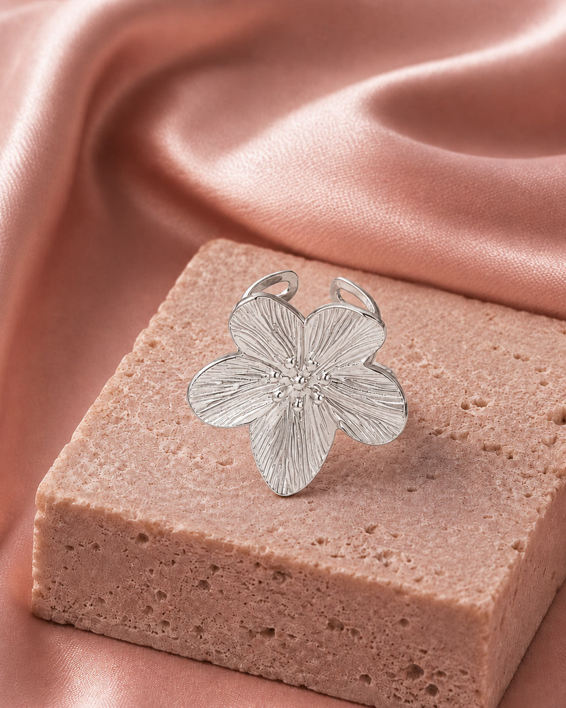 Grote bloem ring