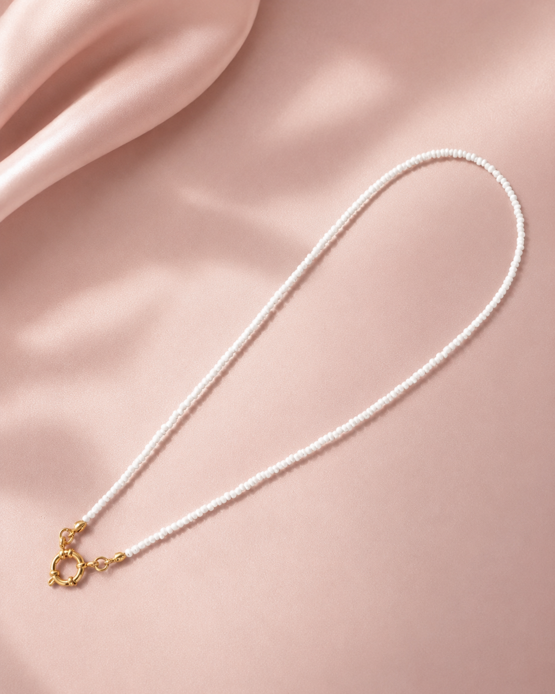 Charm ketting witte kralen