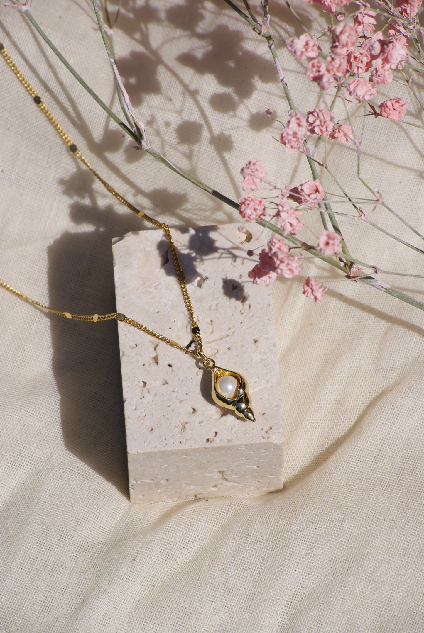 Ketting schelp met parel