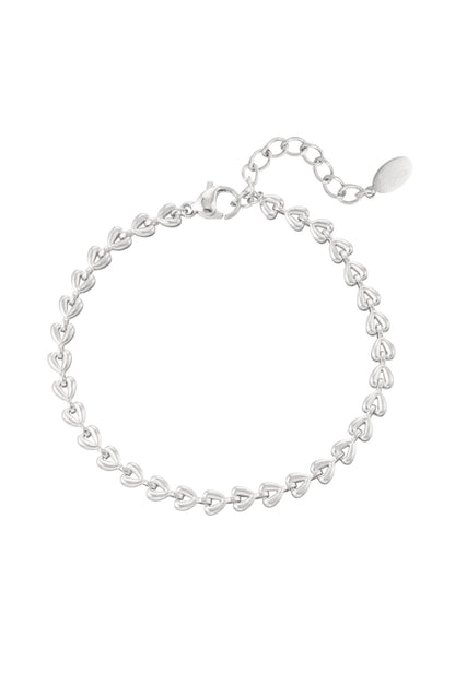 Kleine geschakelde hartjes armband