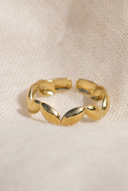 Golden Leaves Ring