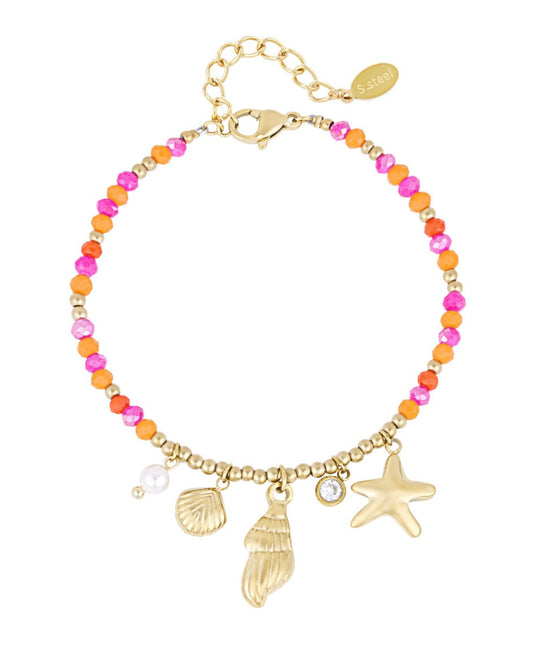 Kralenarmband met schelpenbedels